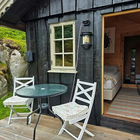 Dom wakacyjny Cozy Timber From 1966 With Sauna Kvenvær
