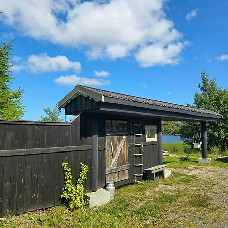 Cozy Timber From 1966 With Sauna Kvenvær